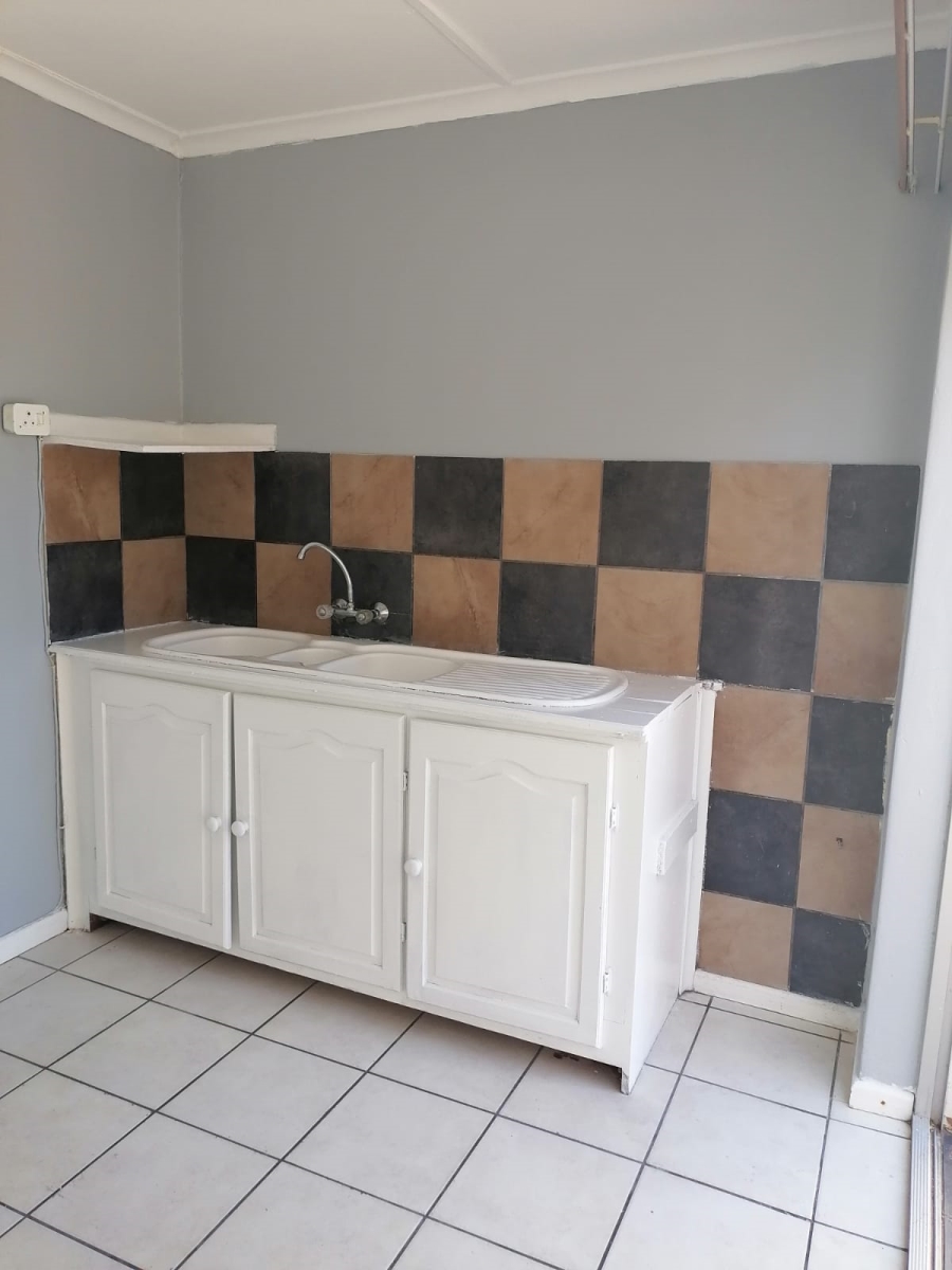 To Let 1 Bedroom Property for Rent in Top Town Eastern Cape